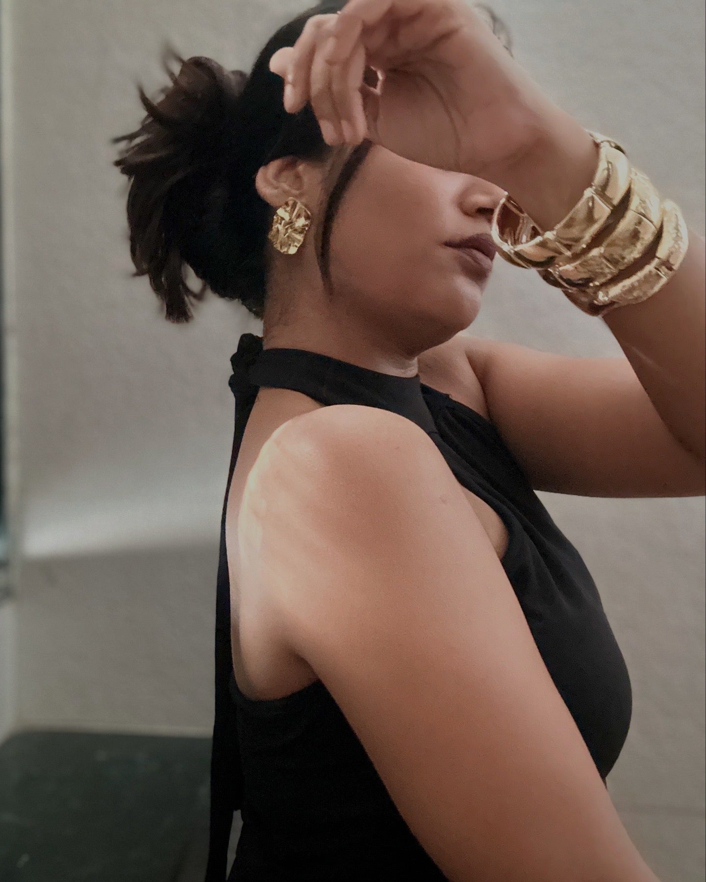 Statement handcuff