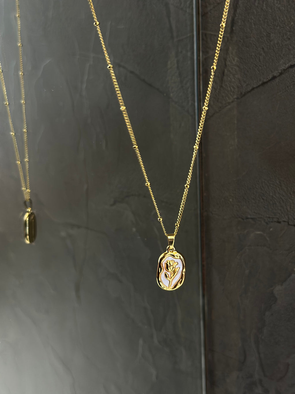 Gold rose necklace
