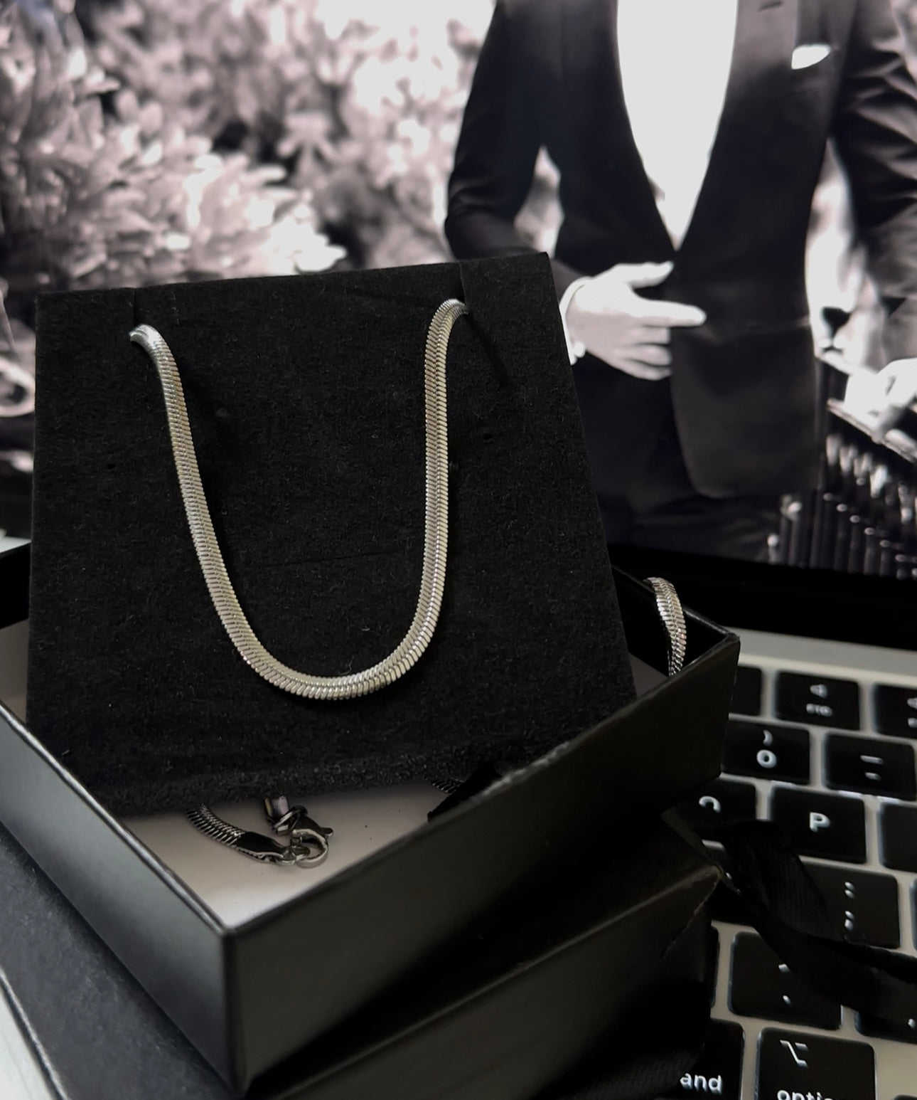 Men's snake chain