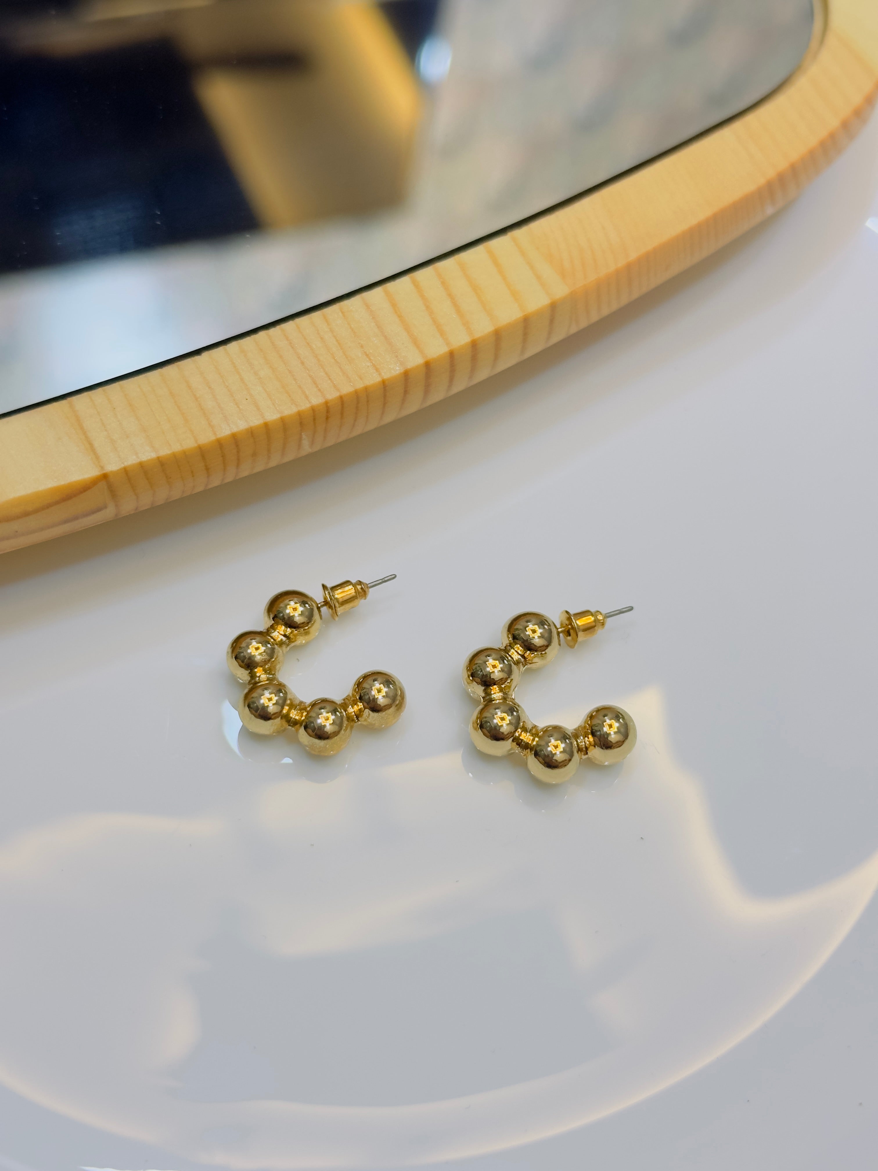 Small studs