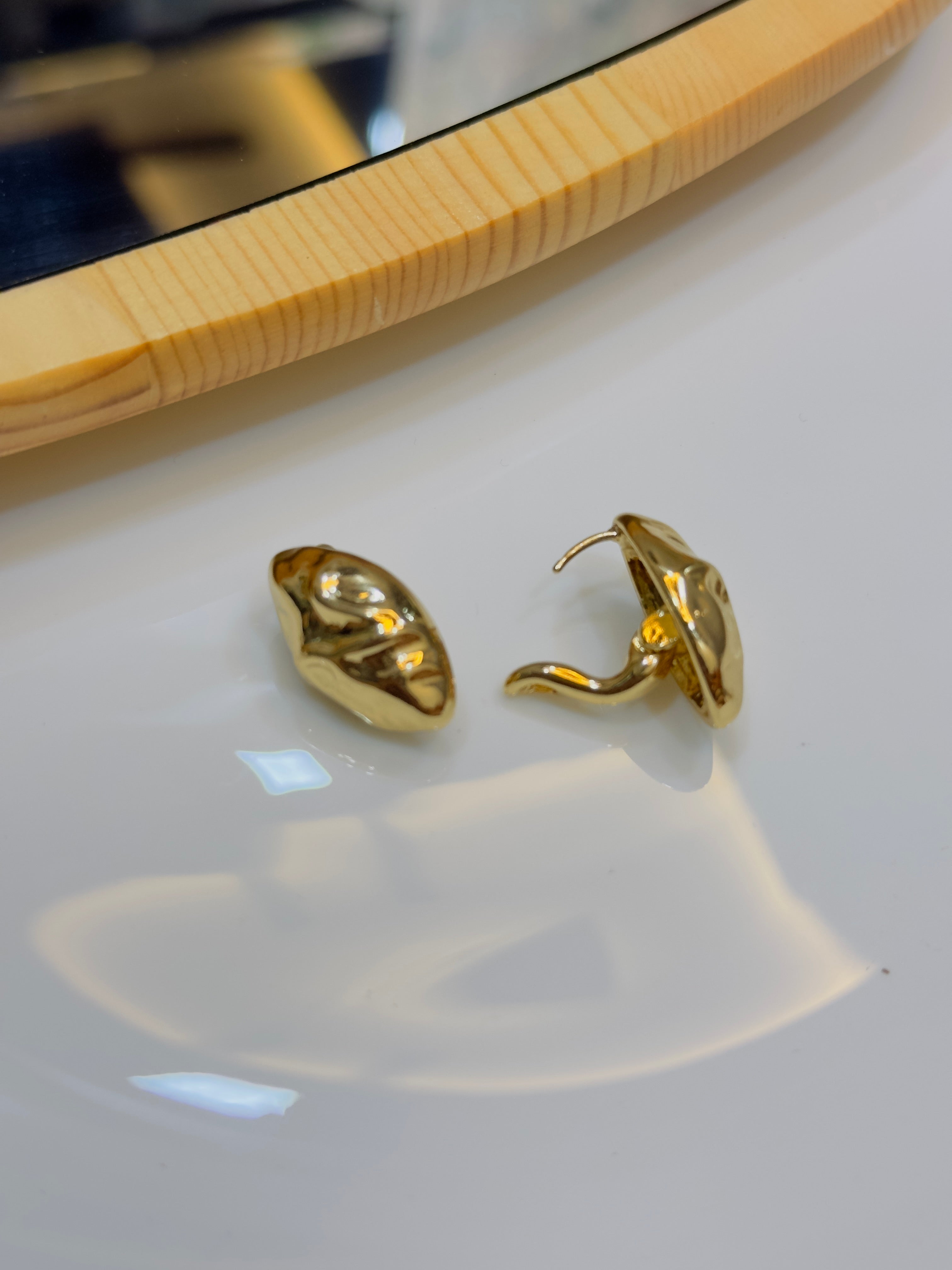 Clip earrings
