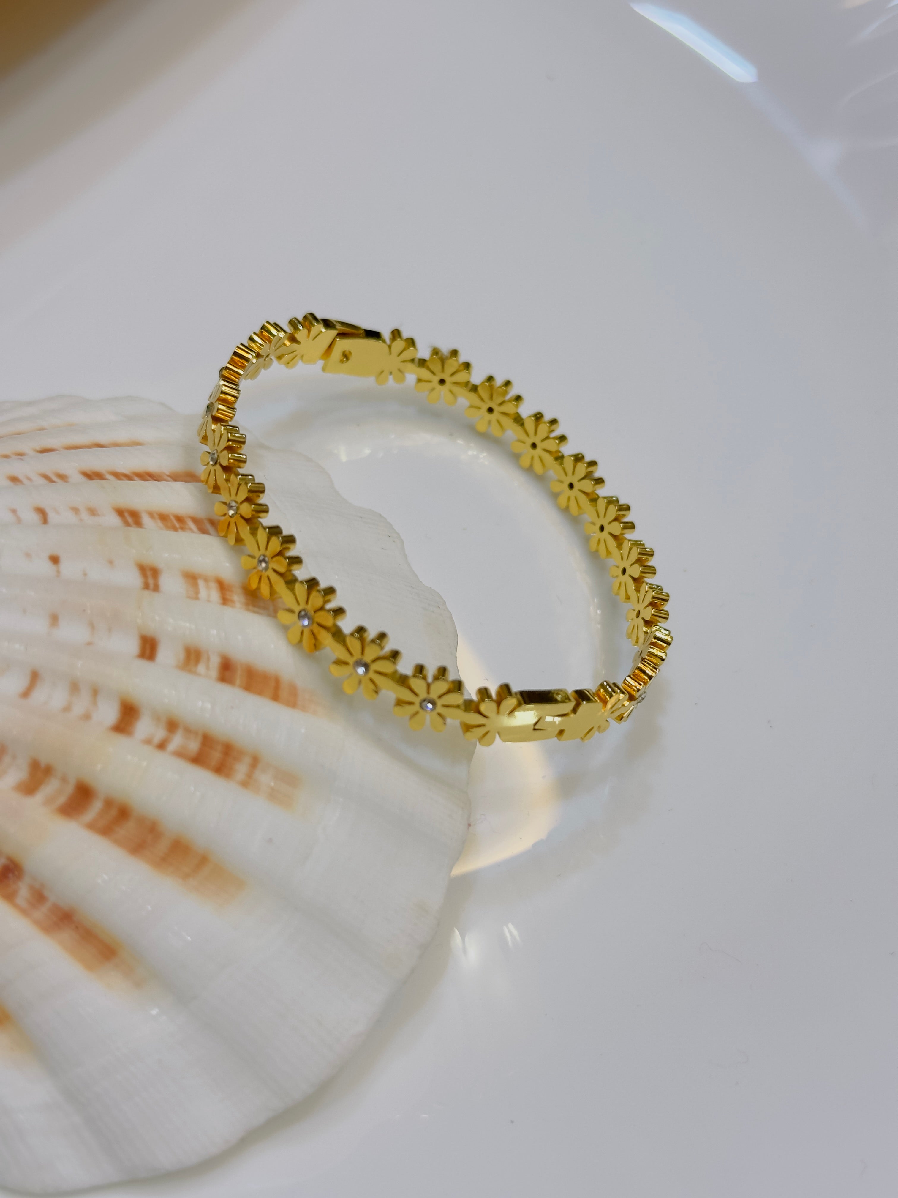 Floral bracelet