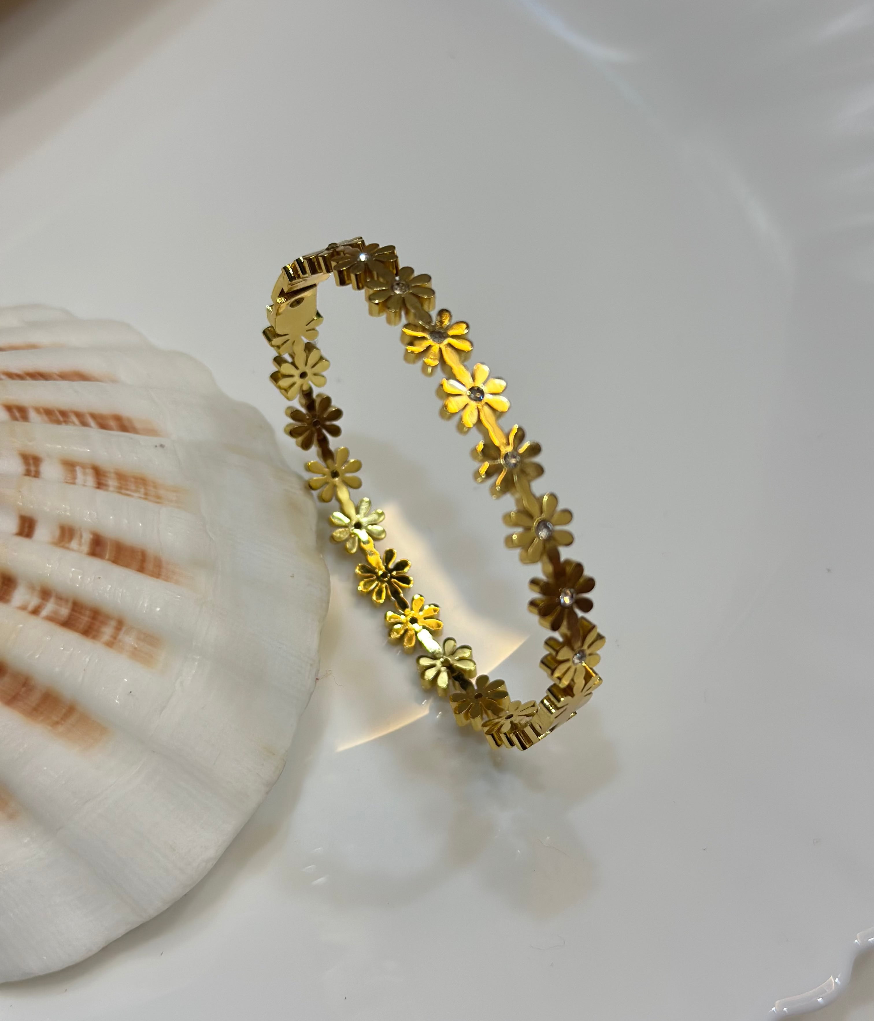 Floral bracelet