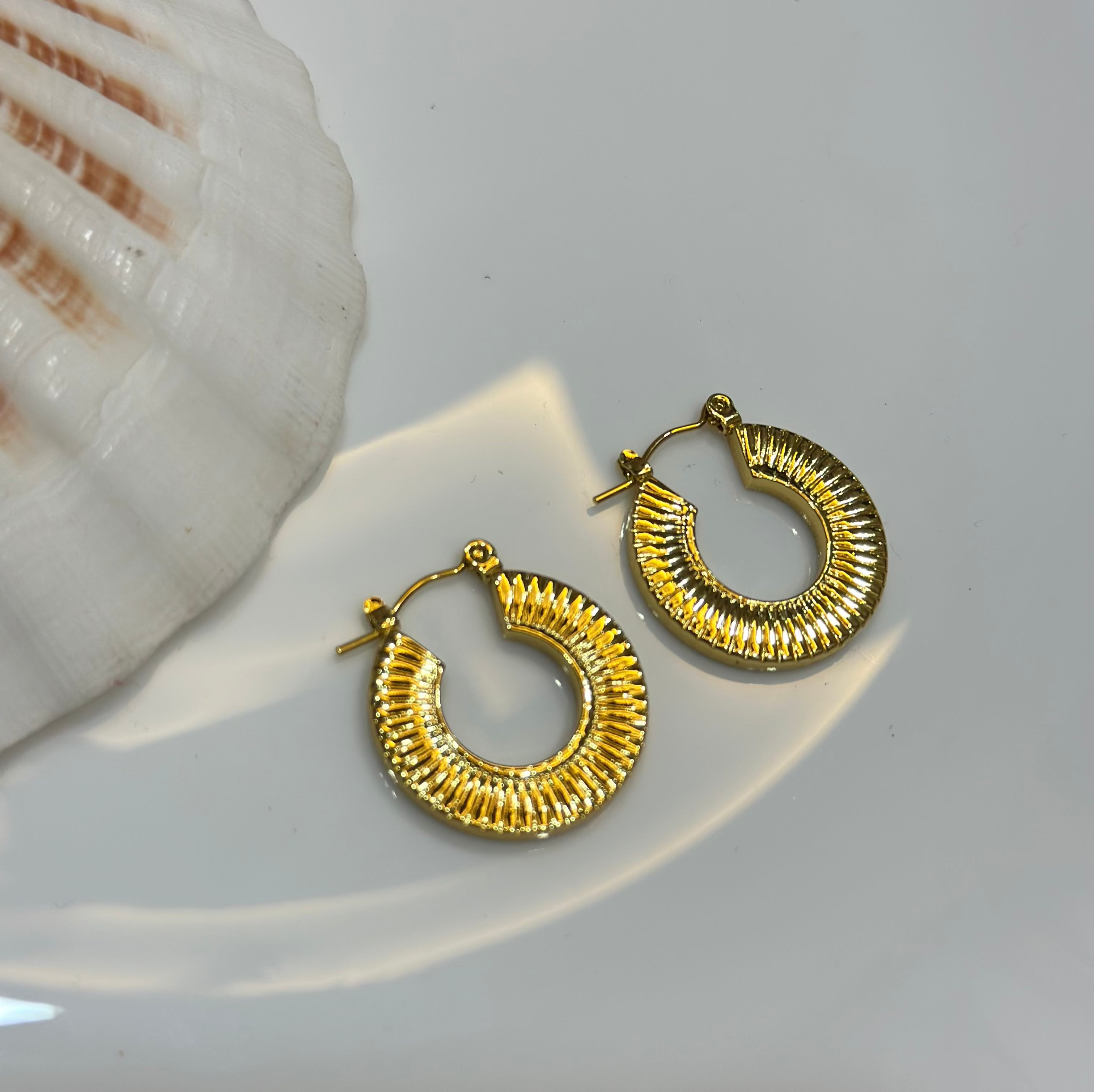 Snake hoops