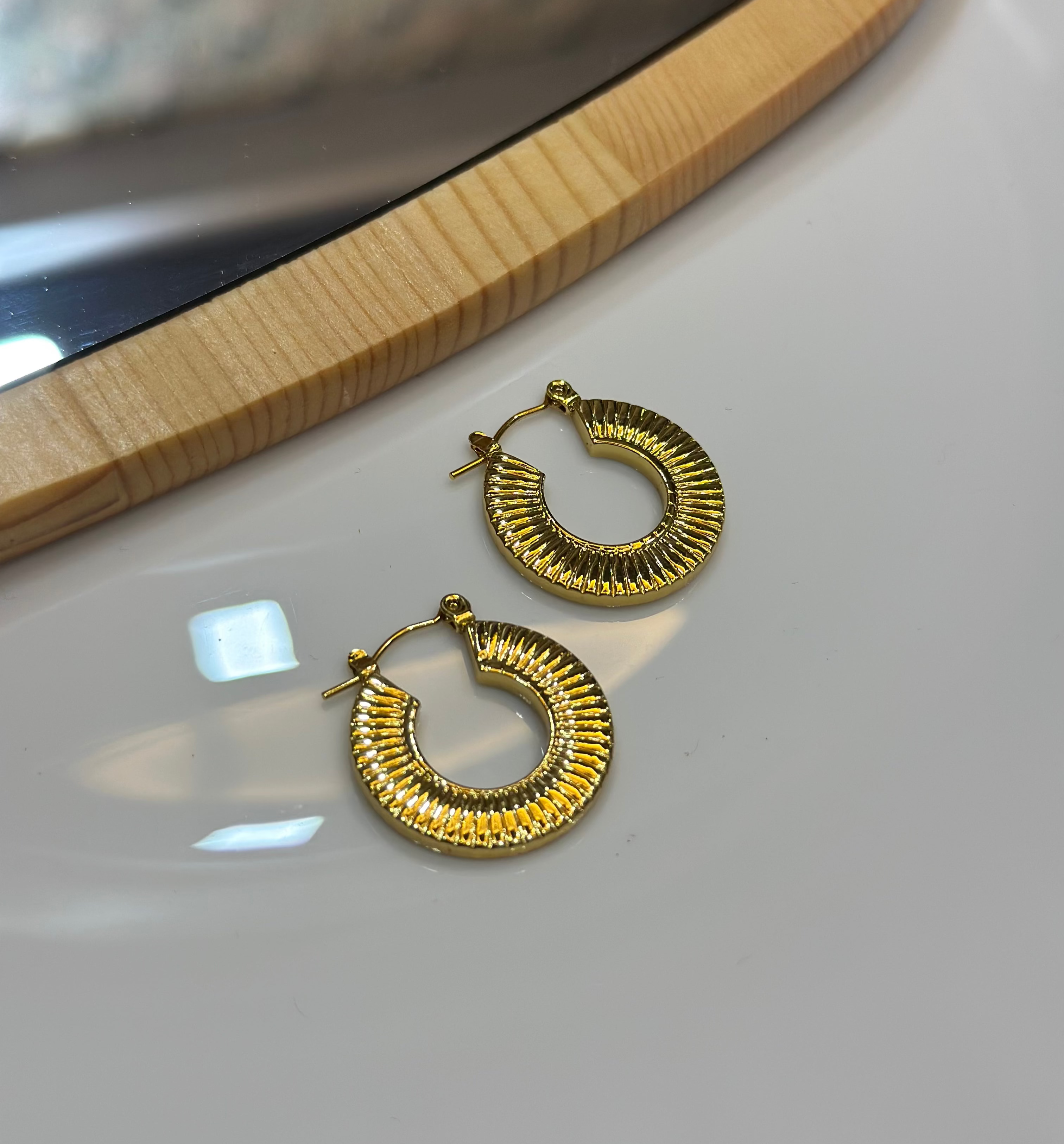 Snake hoops