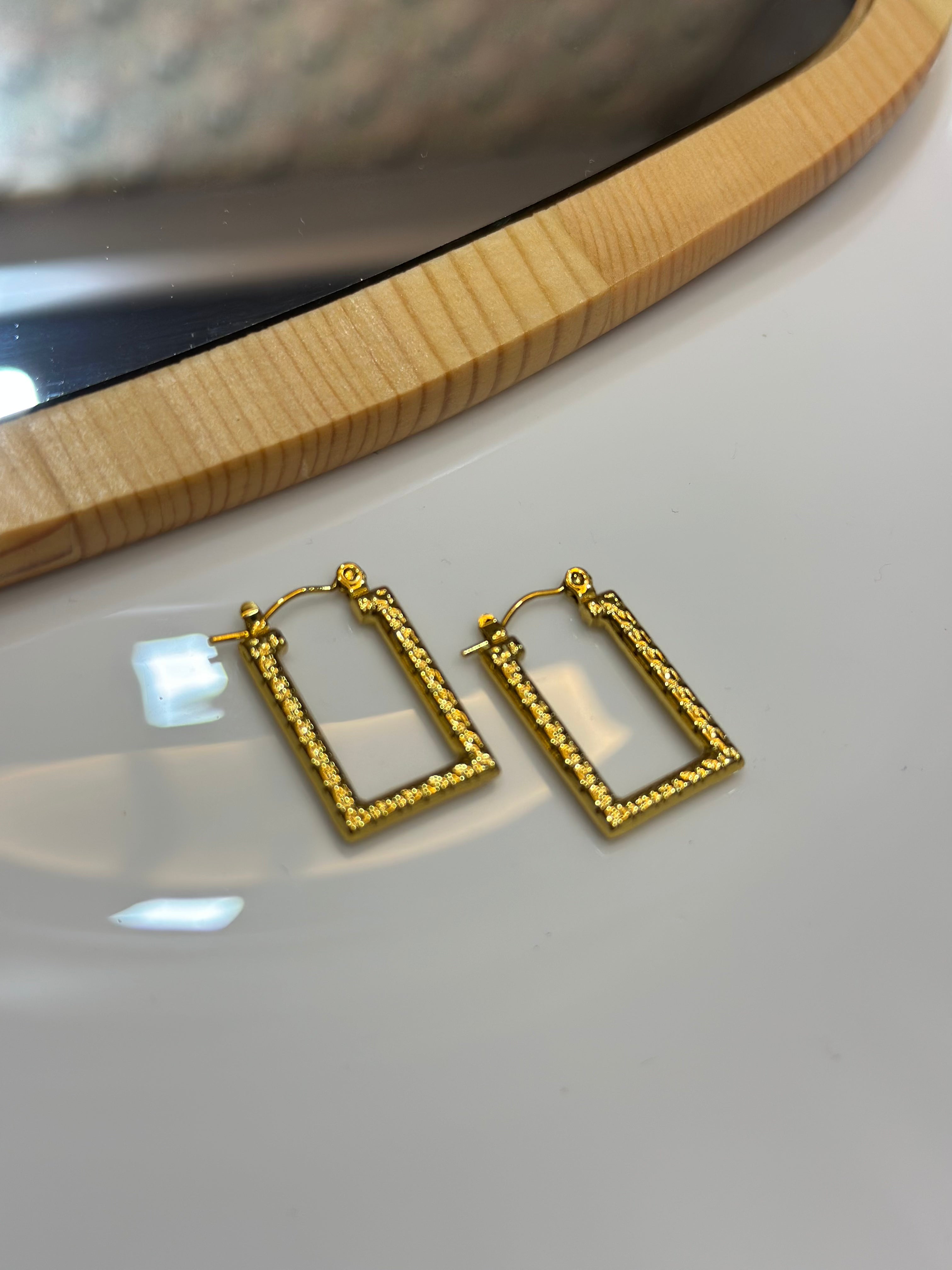 Square shaped hoops