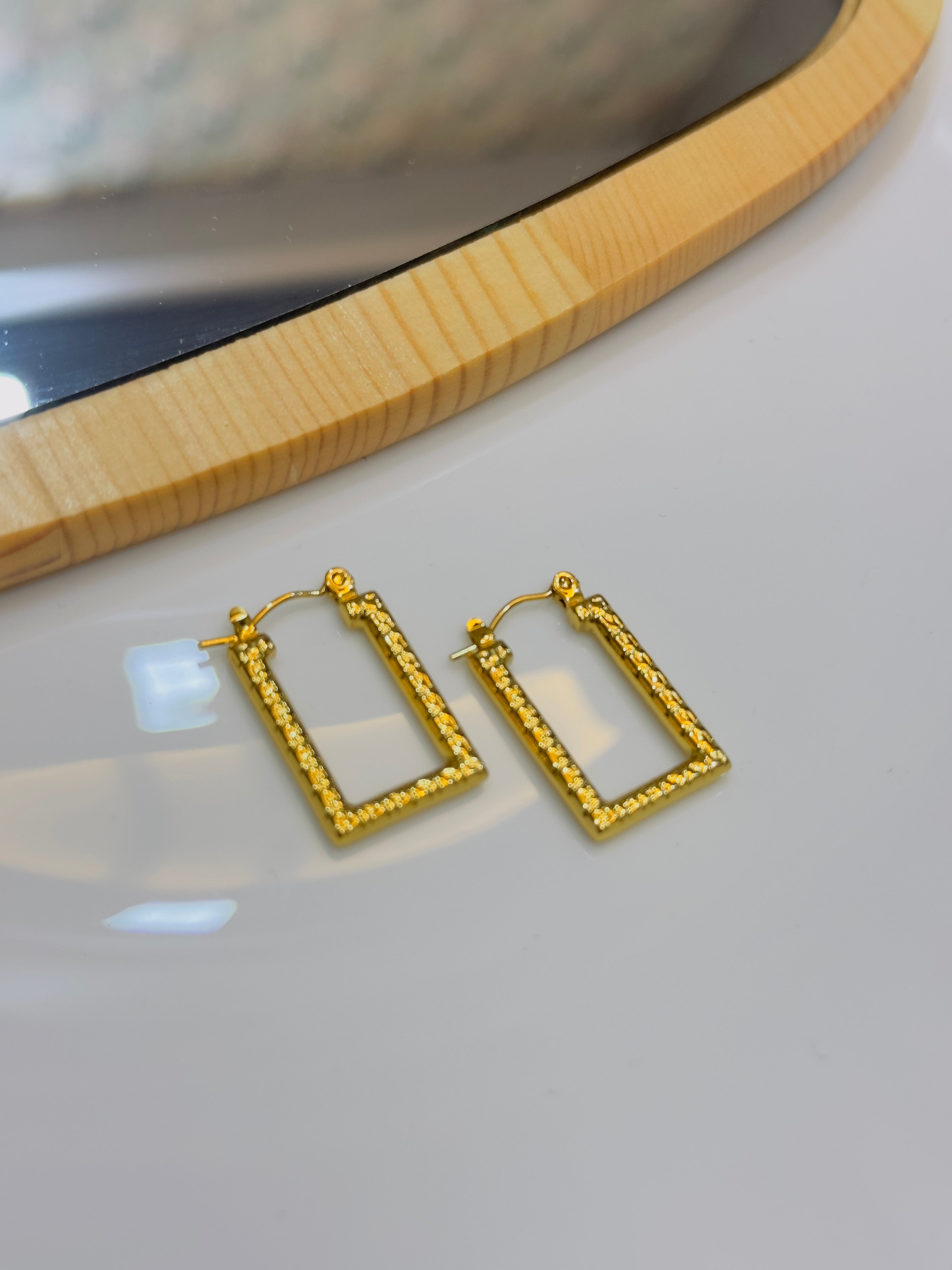 Square shaped hoops