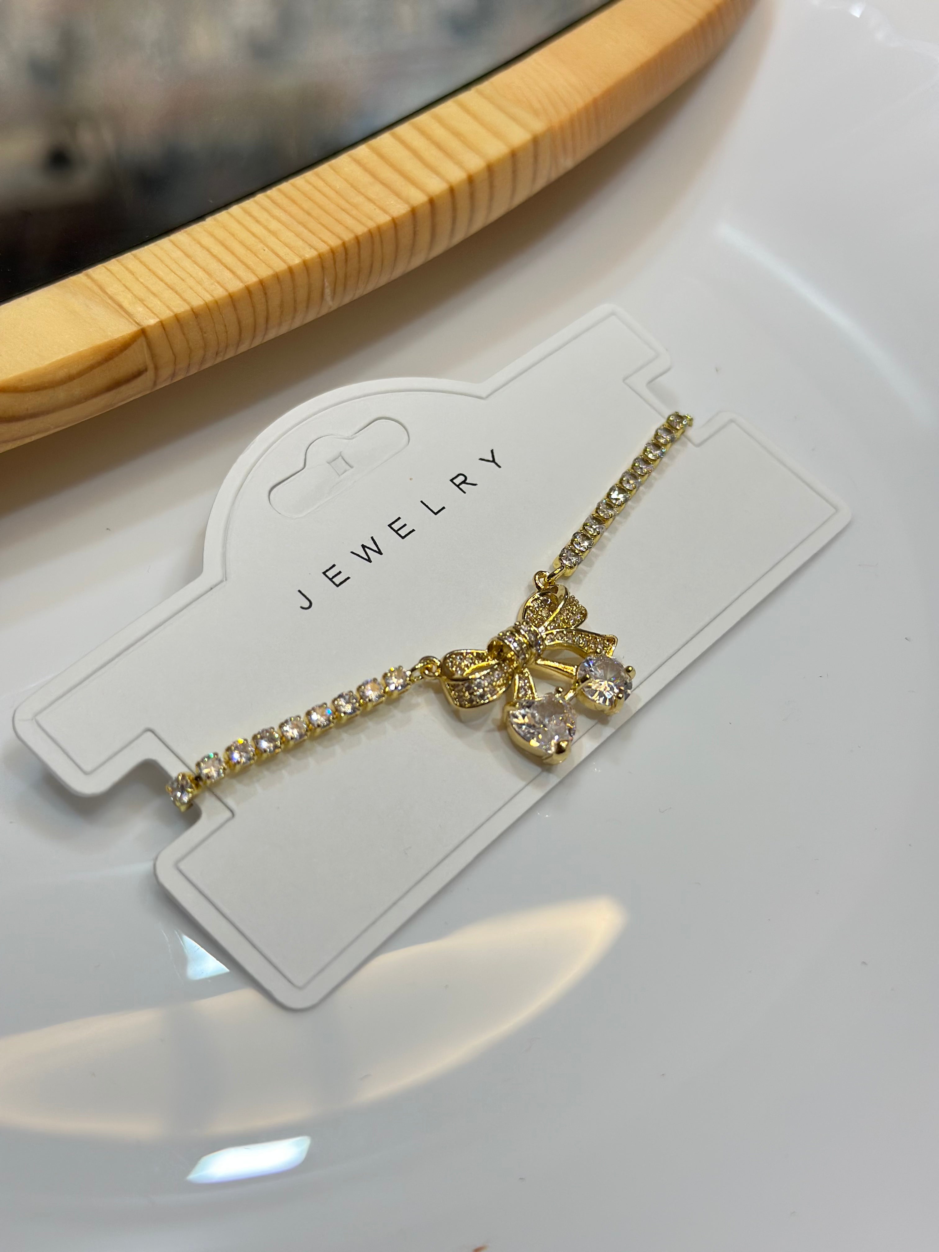 Bow bracelet