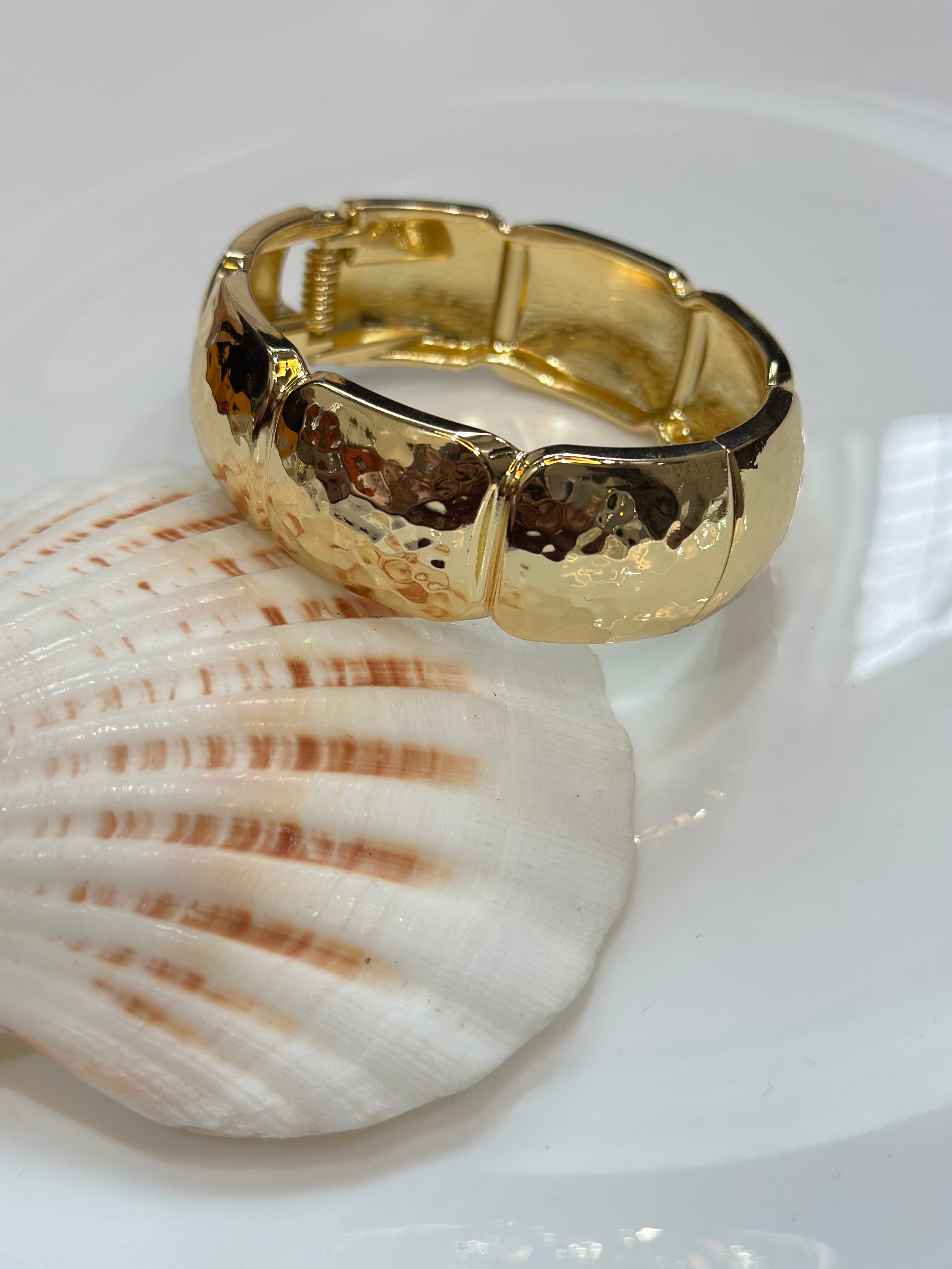 Crushed statement cuff