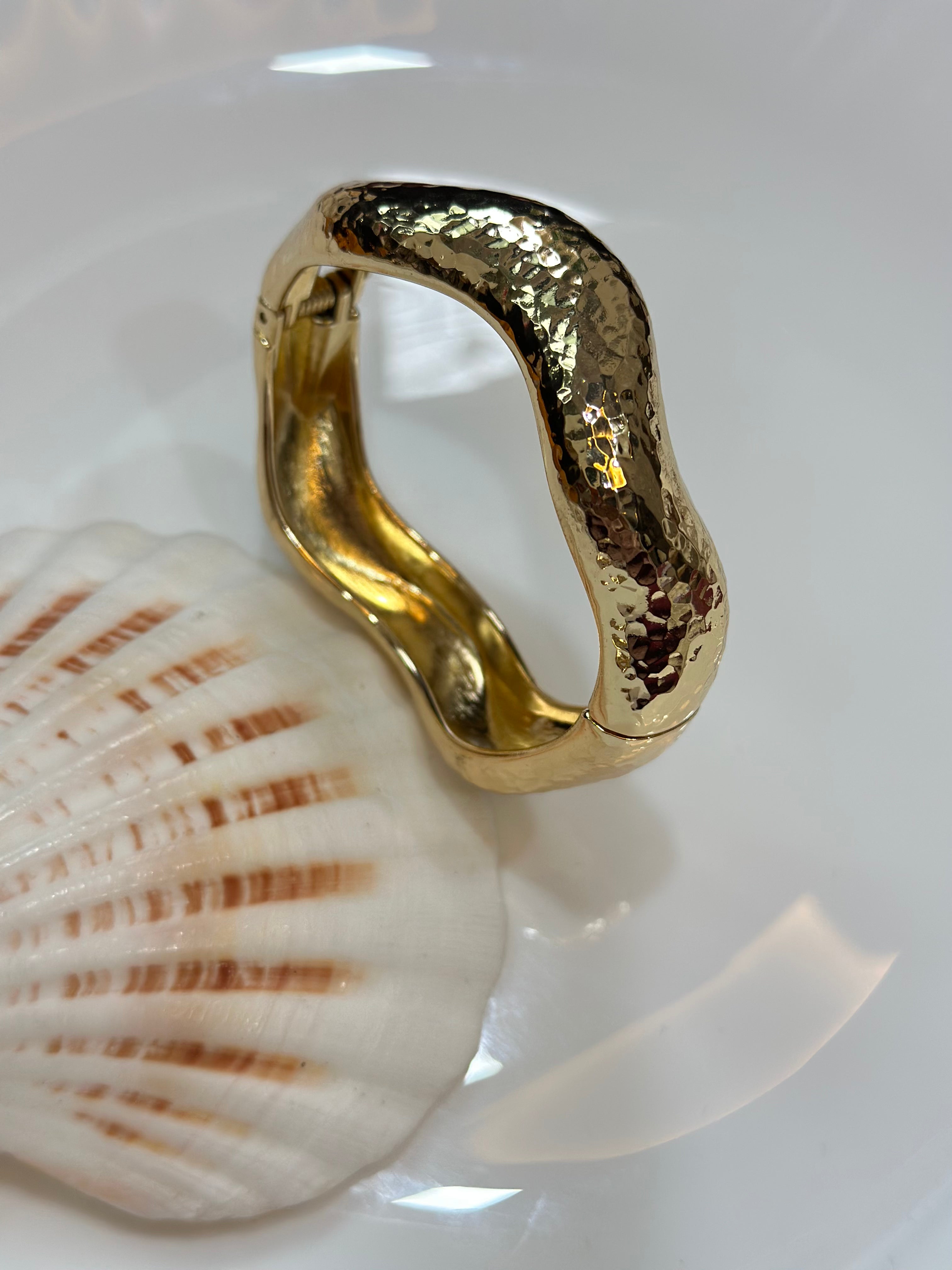 Wave bracelet
