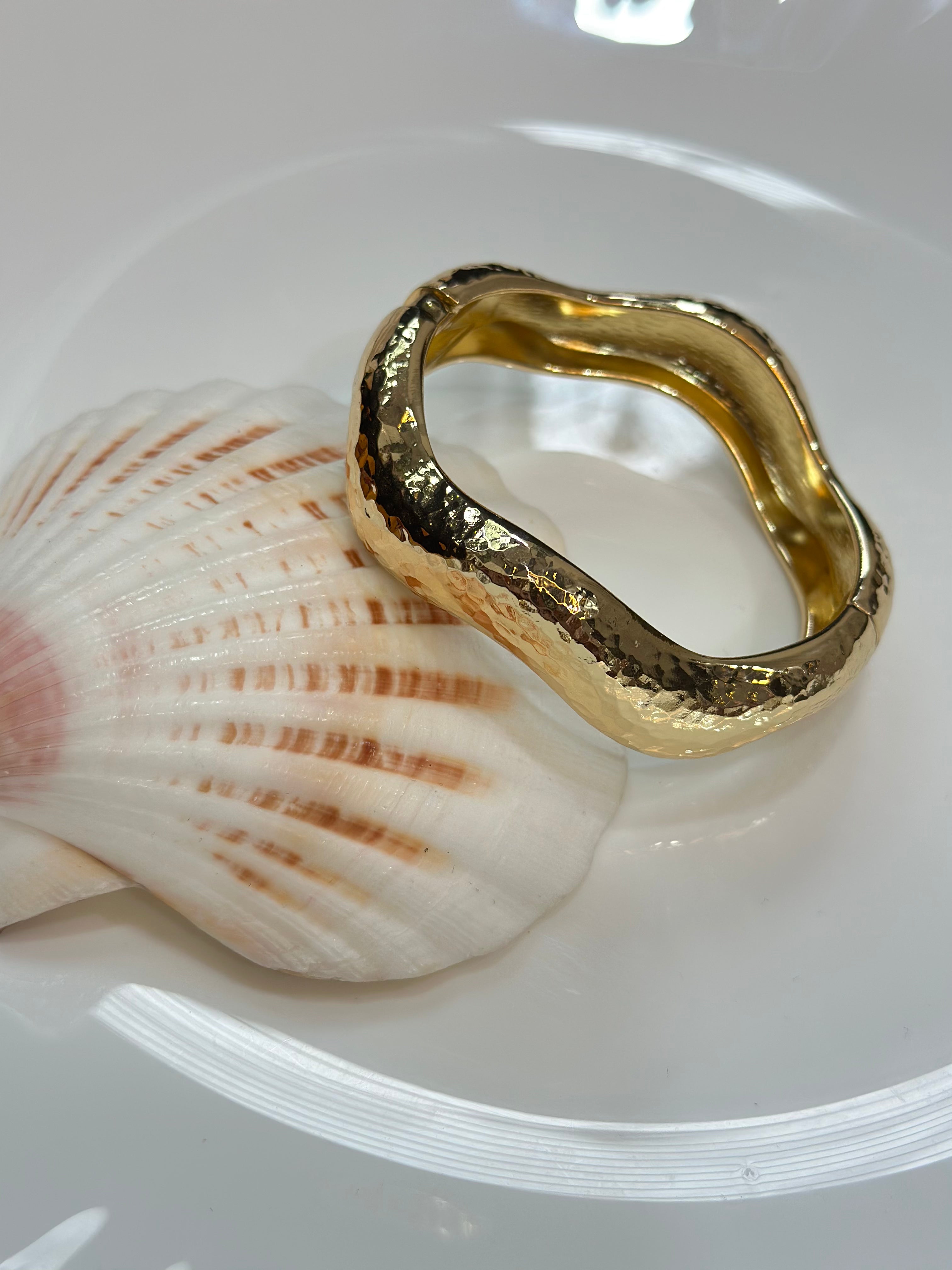 Wave bracelet