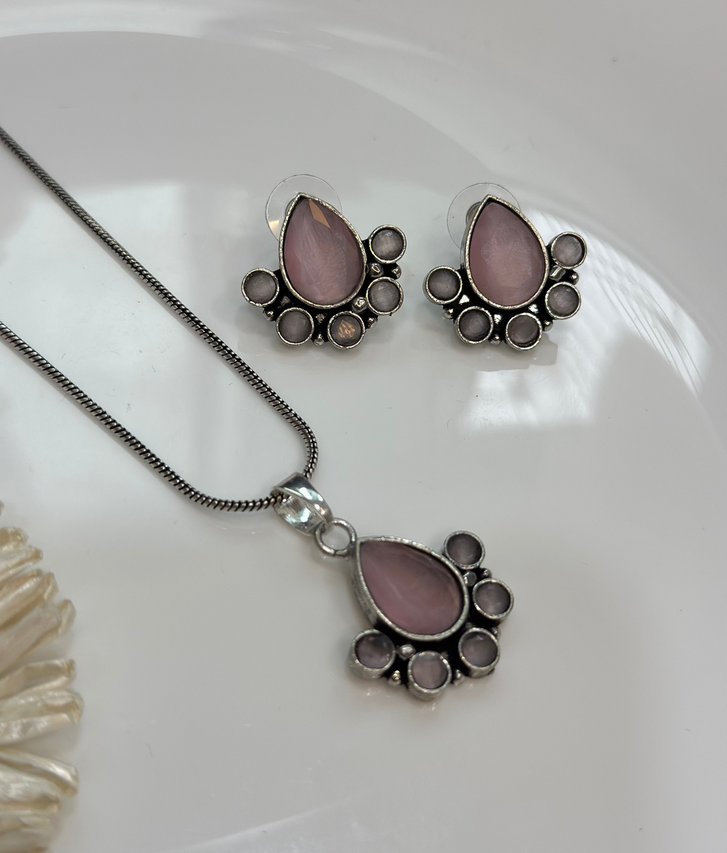 Lotus pendant set