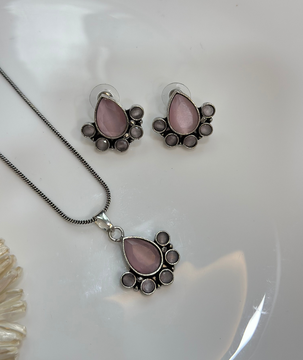Lotus pendant set