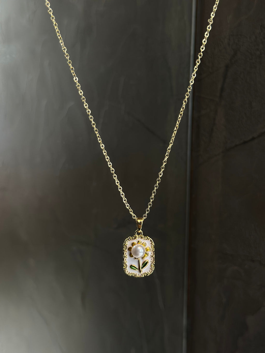 Mini floral necklace