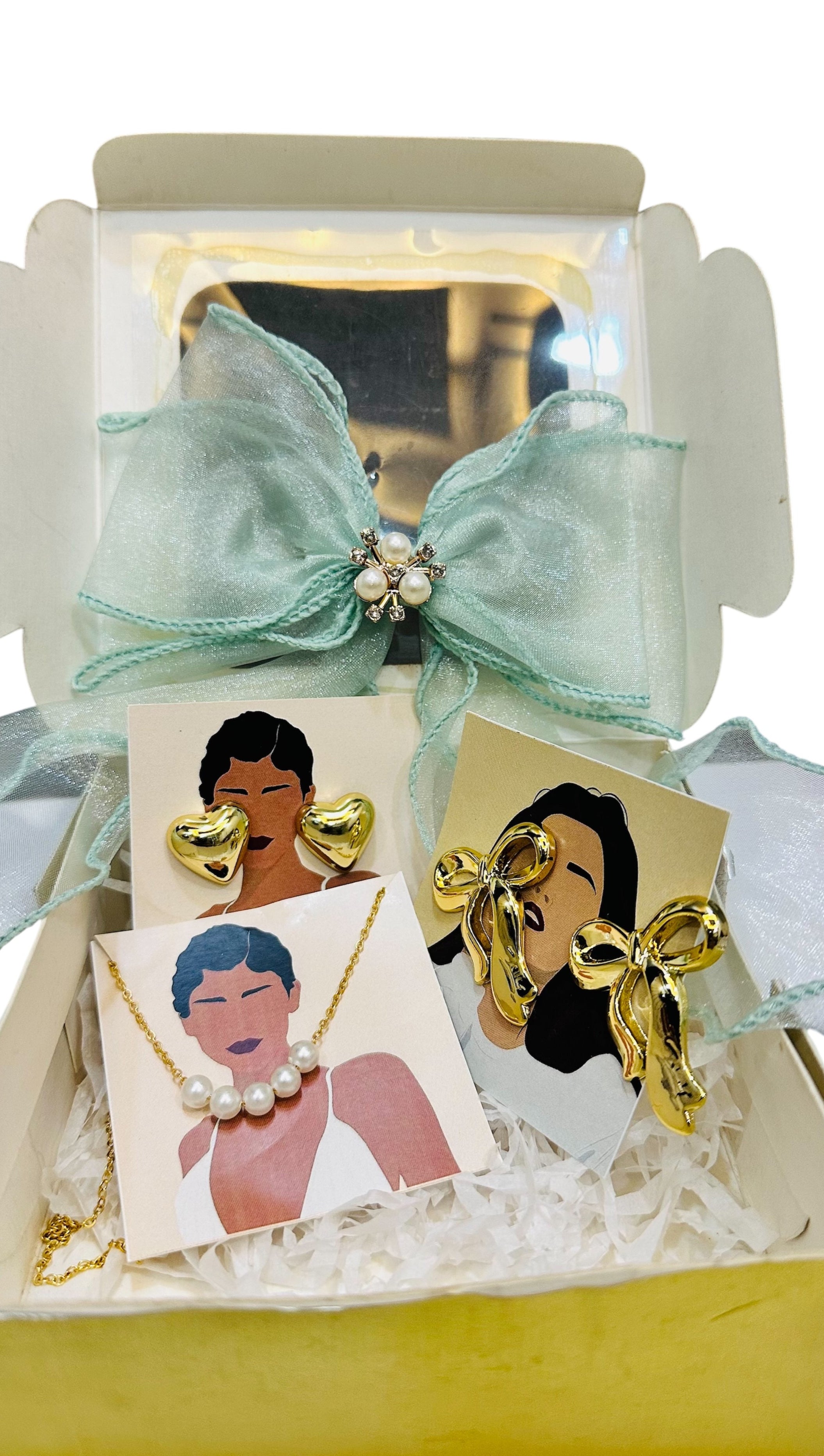 Bow hamper for her